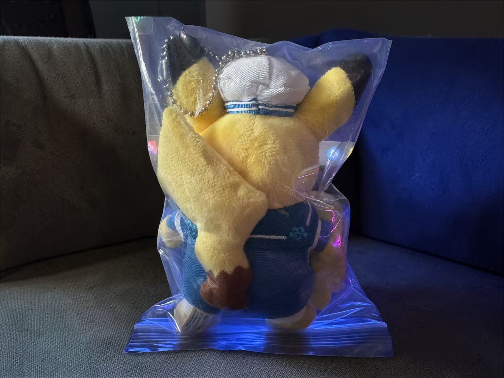 2018 寶可夢中心橫濱店限定的水手皮卡丘吊飾娃娃 