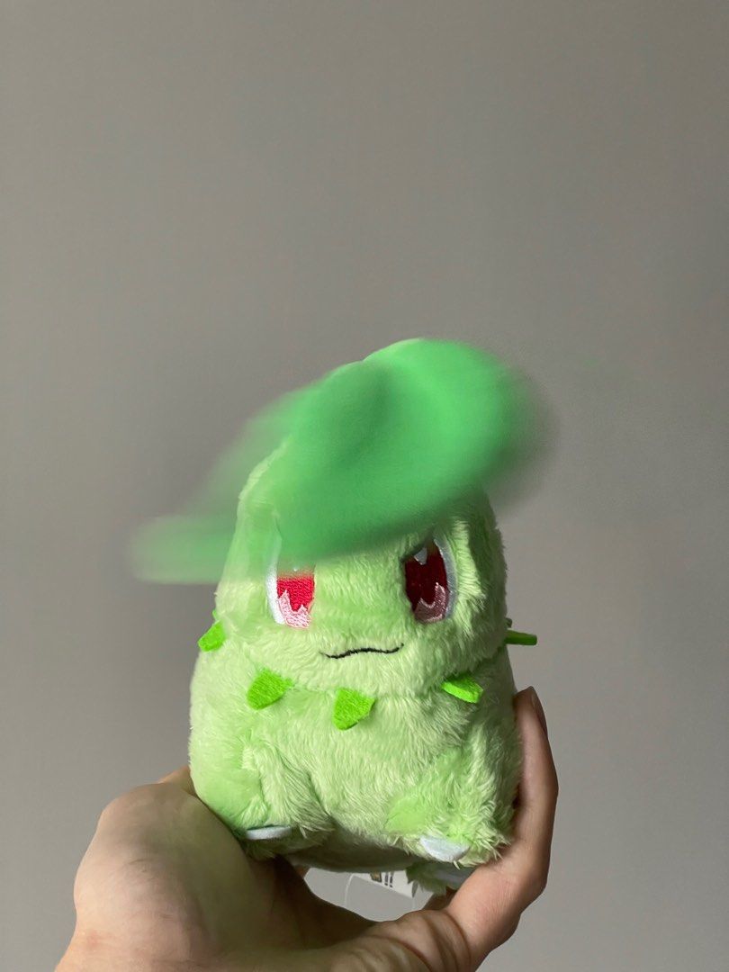 菊草葉 🍃「寶可動」毛公仔，頭頂葉會旋轉，中國Pokemon Center限定